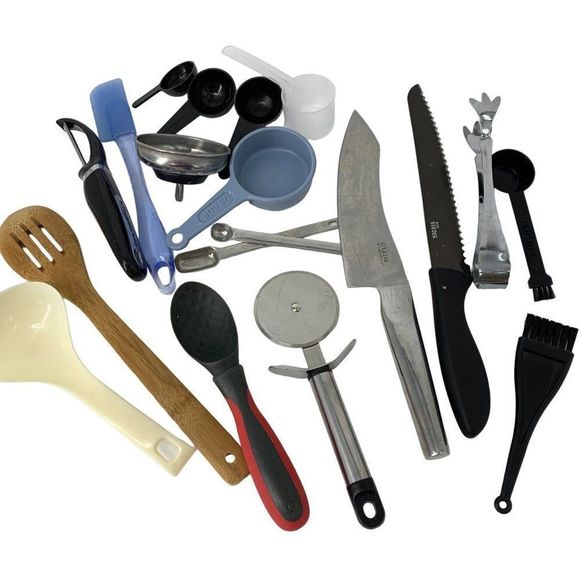 Lot of Mixed Kitchen Utensils Knives Pizza Cutter Sink Strainer Spoon Spatula 50 - Picture 1 of 11